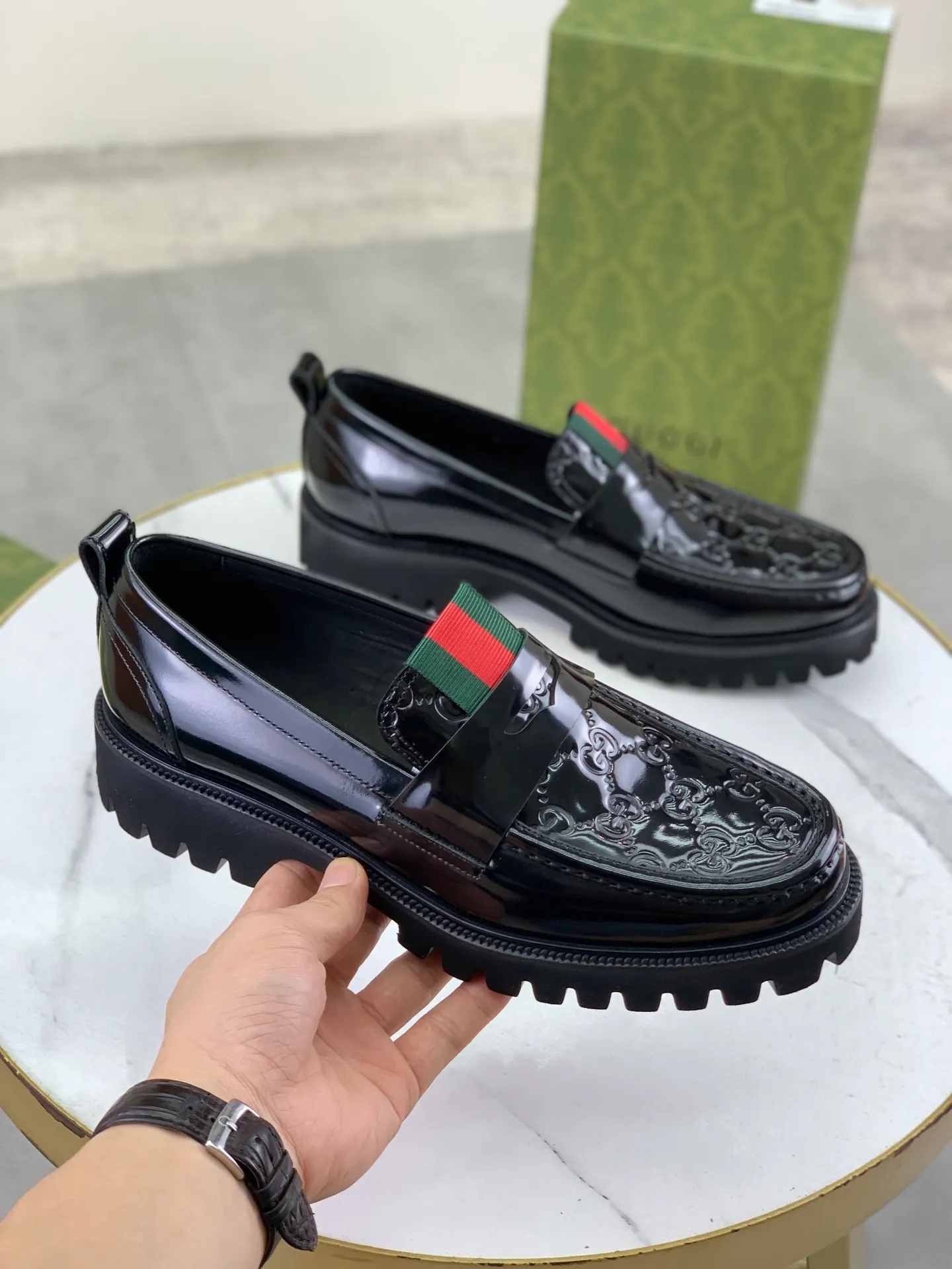 Factory price P840 💰💎💎💎Top version (original foam outsole) Brand: [GUCCi] Gucci's new business formal casual leather shoes Standard code: Men's size 39–45 (38 needs to be customized) Grade: Same style as the official website Original order quality Materials: Original open-edge beaded calfskin Water-dyed cowhide lining Original lightweight foam outsole Style category: Men's fashion Formal casual leather shoes, slip-on men's shoes series, young and fashionable, European and American trends, British style, casual matching, comfortable feet, color: multiple colors available, actual picture